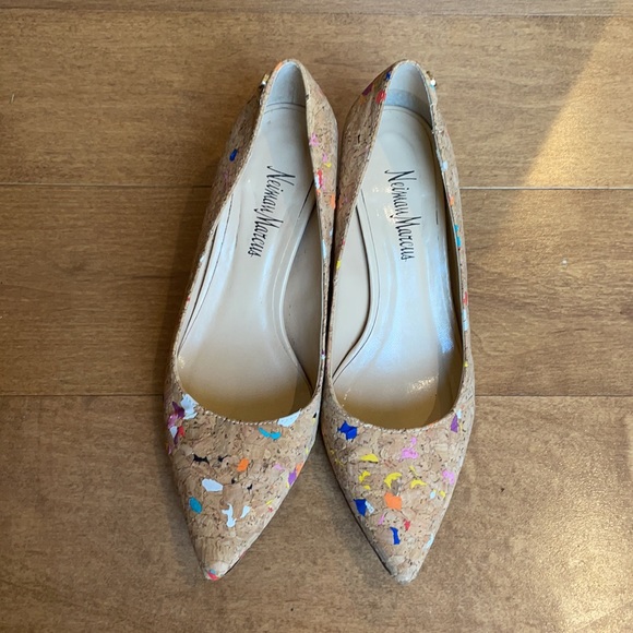 Neiman Marcus cork paint splatter nude kitten heel - Picture 3 of 8